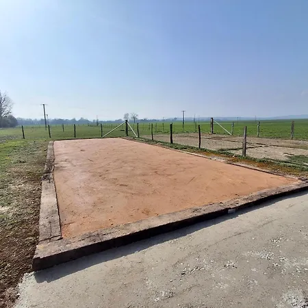 Dom wakacyjny Les Ch'Tis Normands Gite A La Campagne Avec Terrain De Petanque Mortree